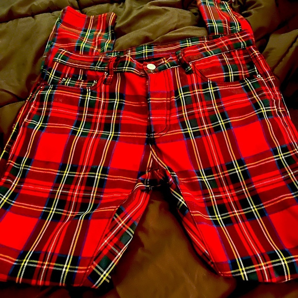 MNML red buttton fly pants. Women’s size 31
